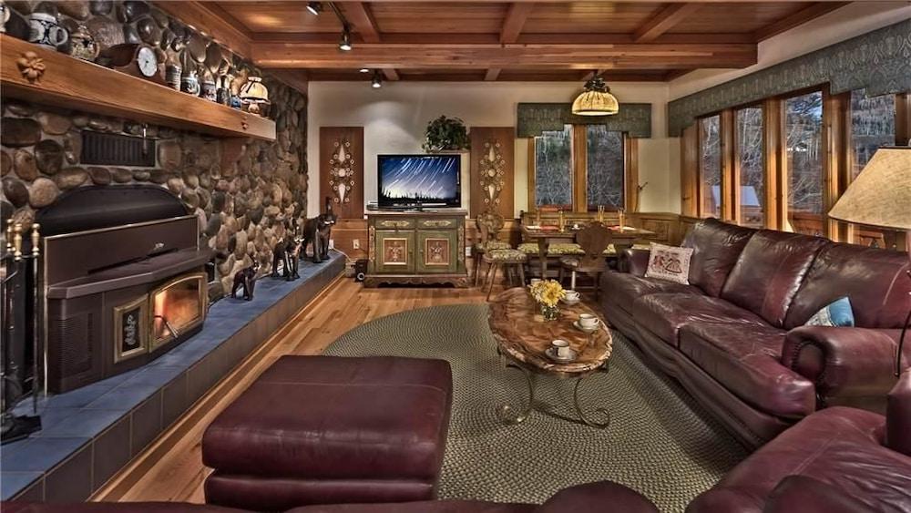 Senner Chalet At Ski Time