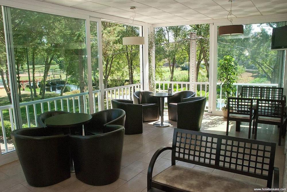 Hotel Ansuiña