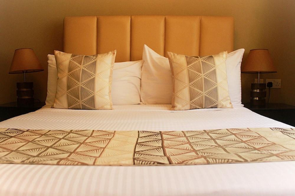 REATA APARTMENT HOTEL