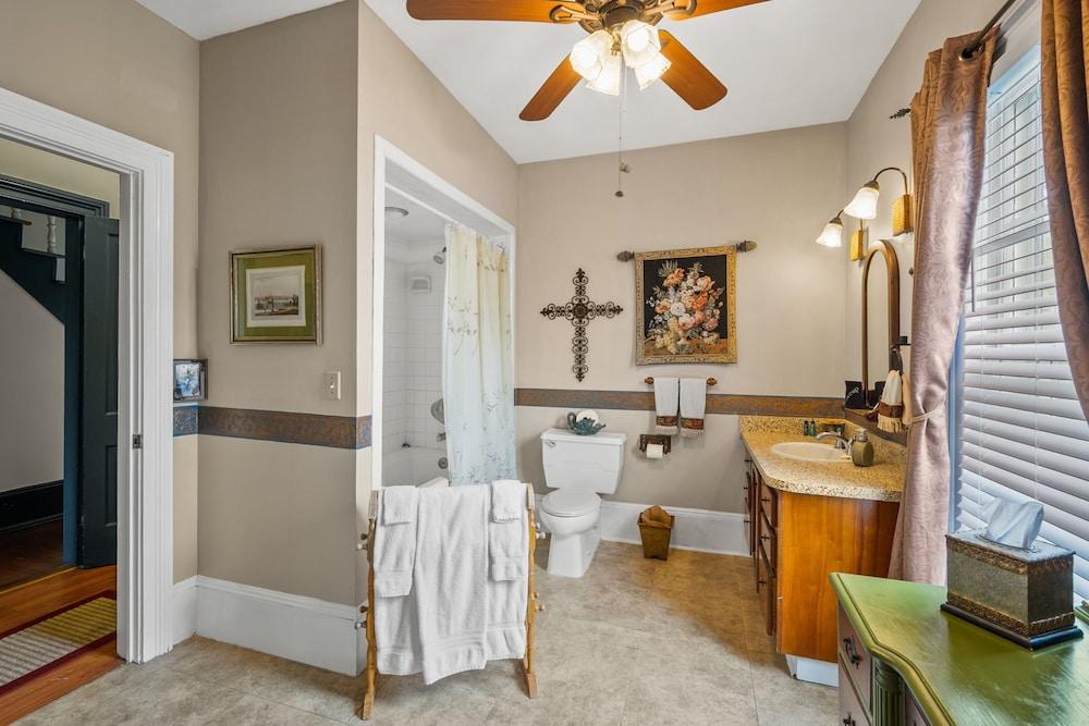 Goodbread House Bed & Breakfast Inn