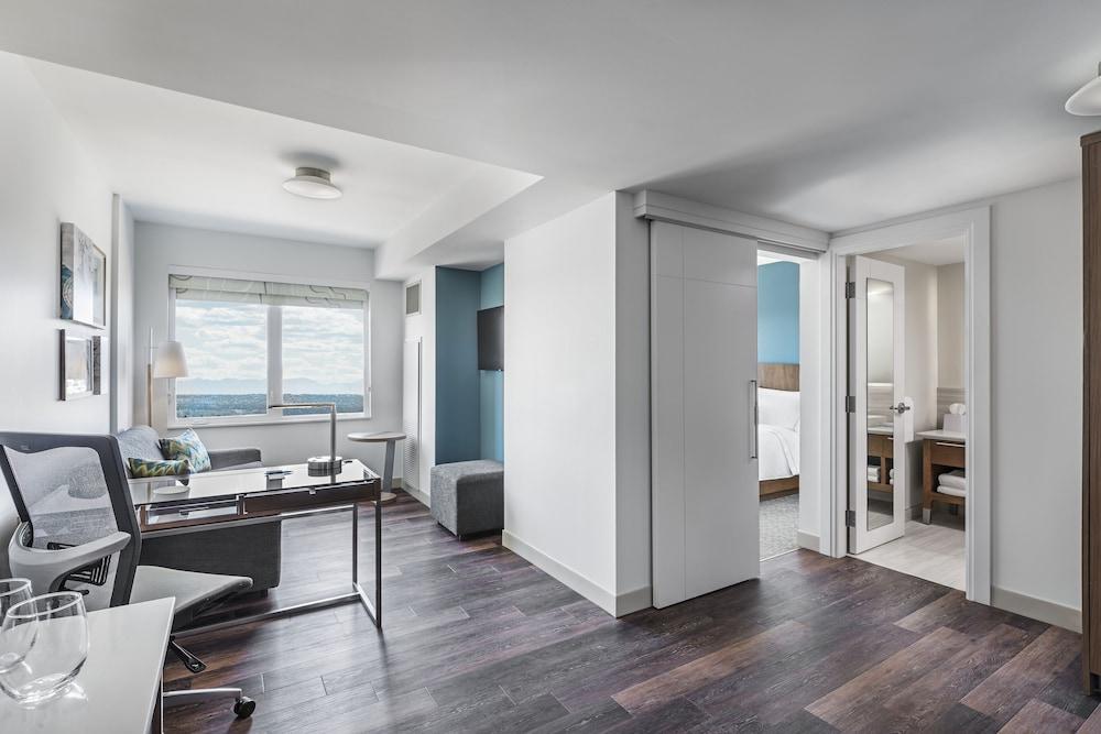 Element by Westin Calgary Airport