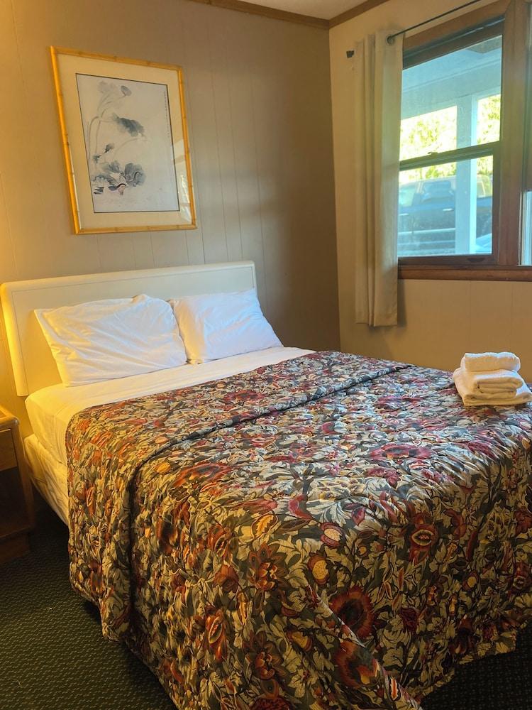 Barberry Court Motel