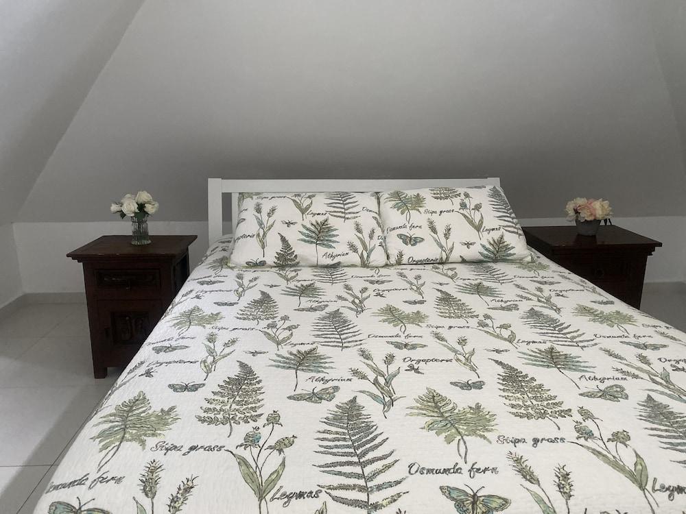 Tres Palmas Inn & Villas