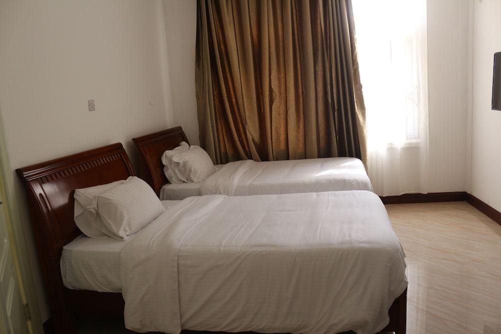 Kingsbridge Royale Hotel