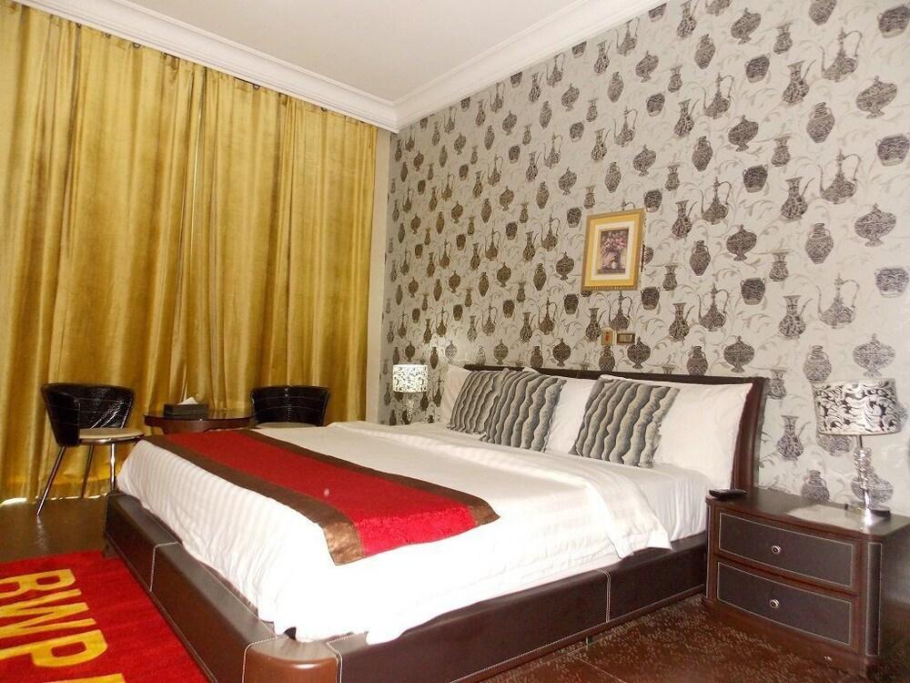 Ajuji Greenwich Hotel