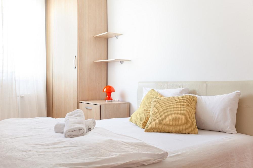 Urban Hostel & Apartments