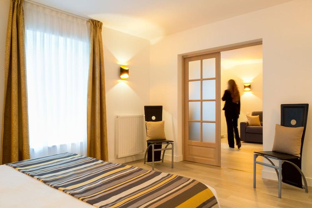 Le Continental Hotel