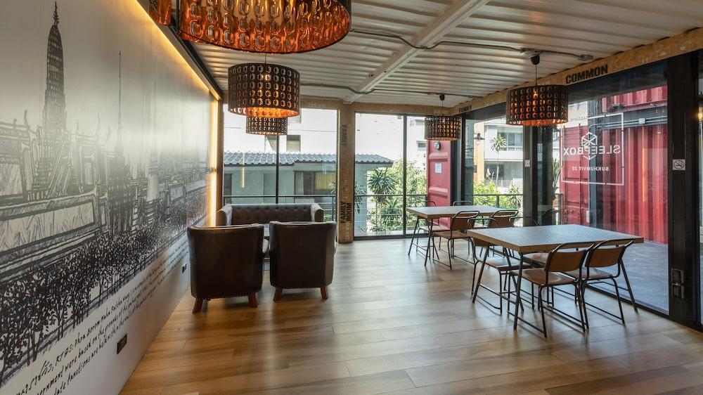 Sleep Box Sukhumvit 22
