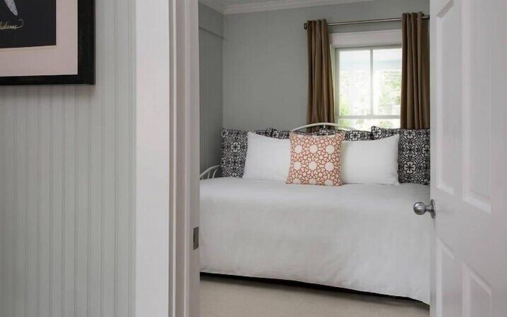 Shelter Island House