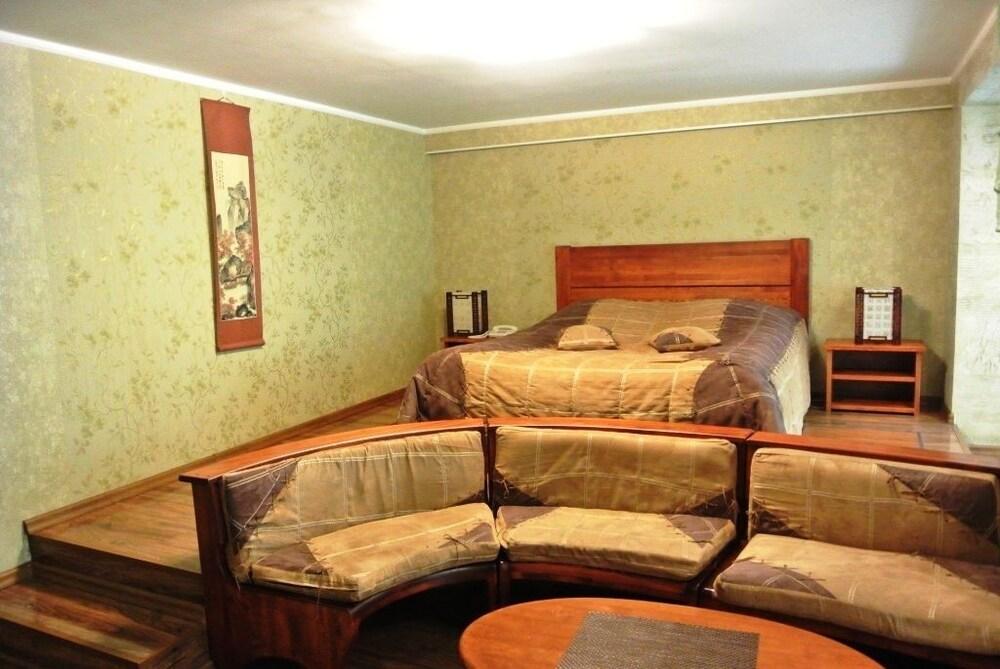 Mercury Hotel Complex