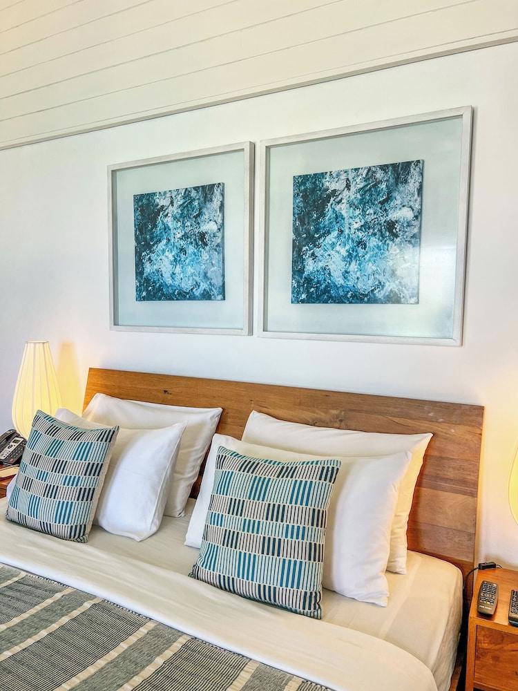 Ubuntu Beach Villas By Reveal