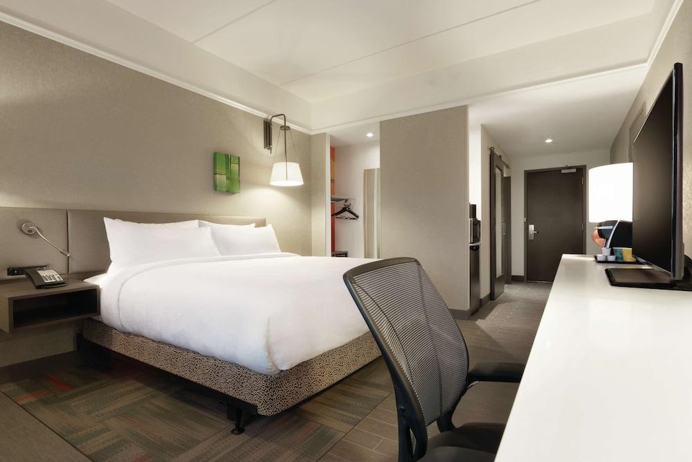 Hilton Garden Inn Calgary Downtown