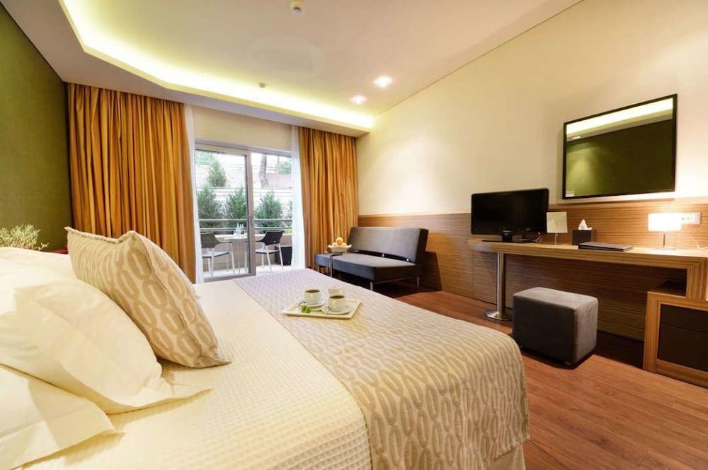 Royal Paradise Beach Resort & Spa