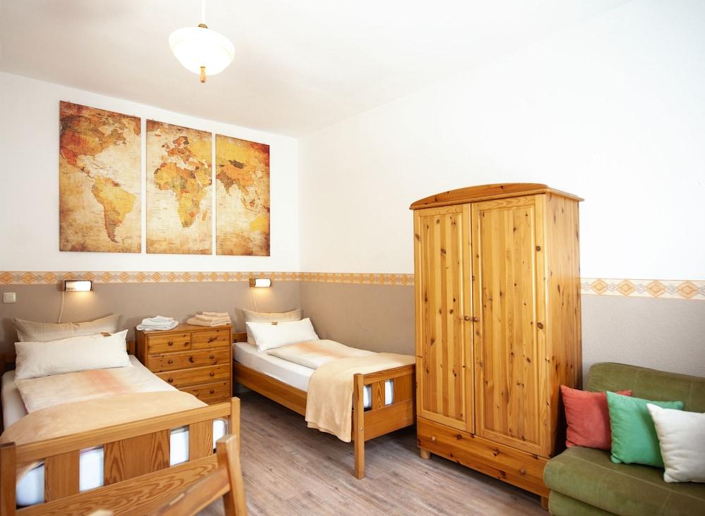 Ferienwohnungen & Gästezimmer Kachel