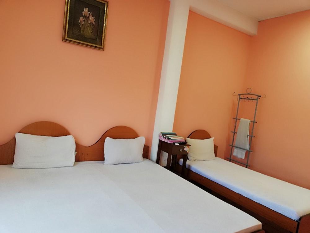 Sunshine Hotel & Hall