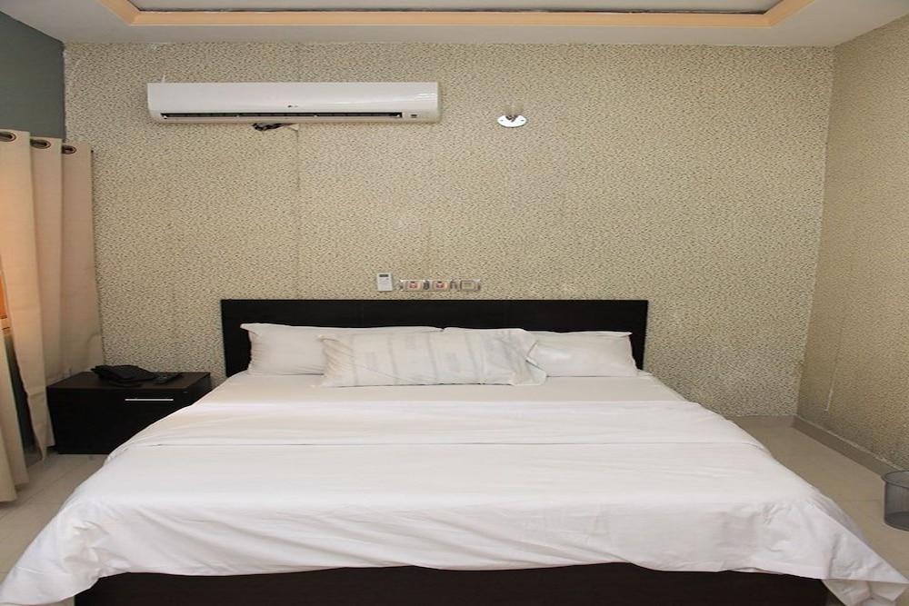 Soul Lounge & Suites