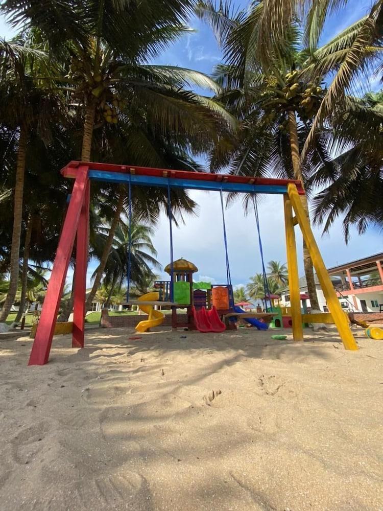 Tenack Beach Resort & Hotel