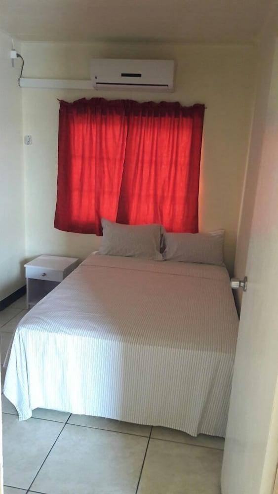 Hotel Bar Emergency 911