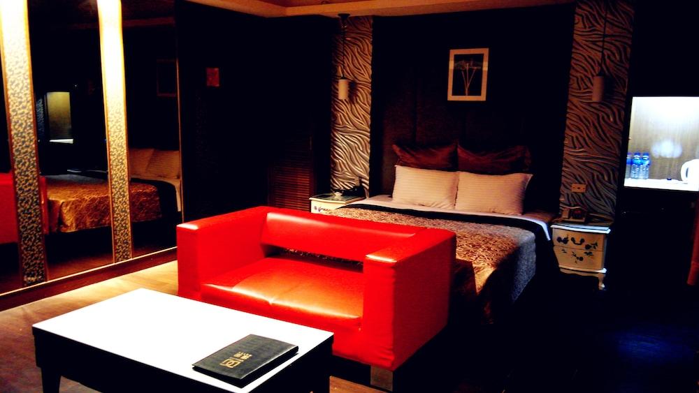 Discovery Motel - Tucheng