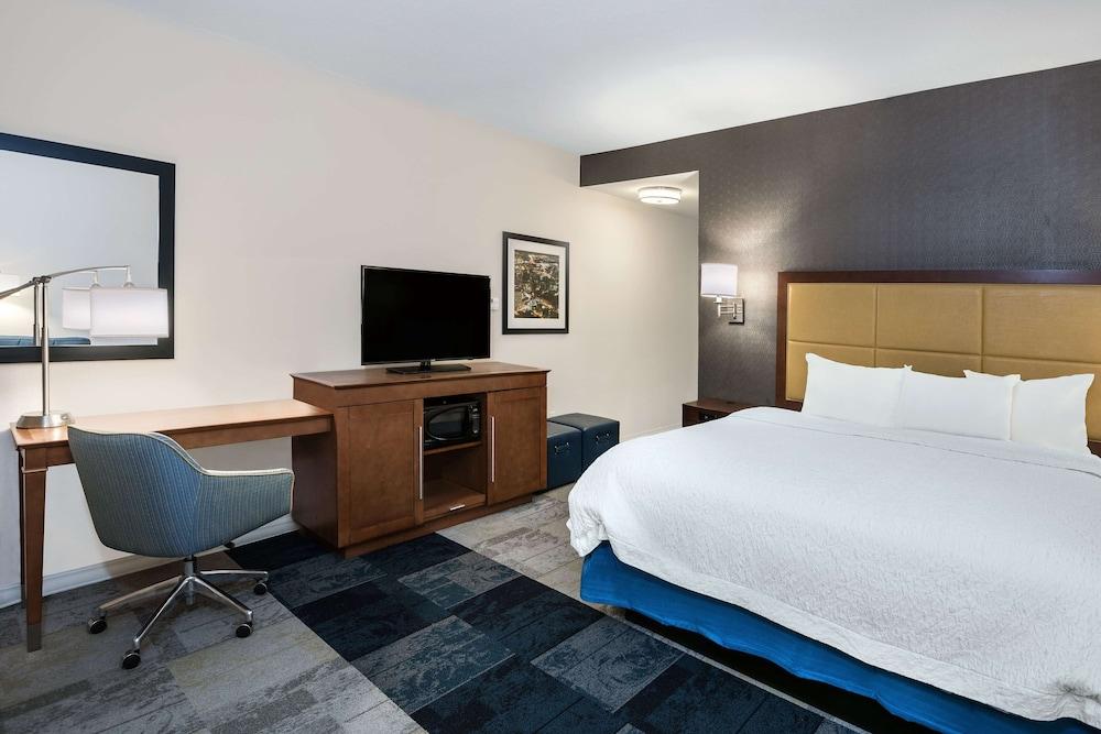 Hampton Inn & Suites San Antonio Brooks City Base