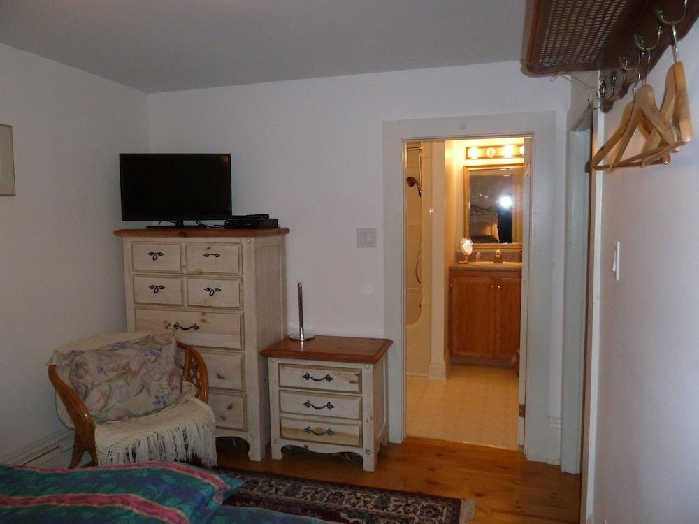 Richmond Highland Farm