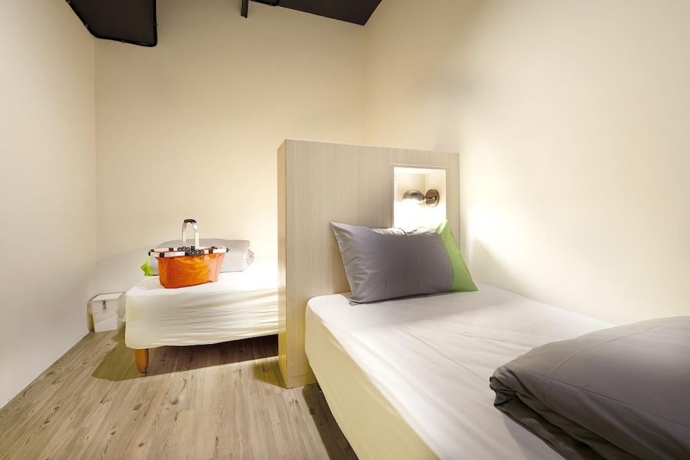 Ease Single Inn Hostel