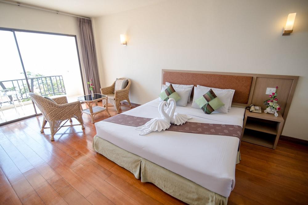 New Travel Beach Resort