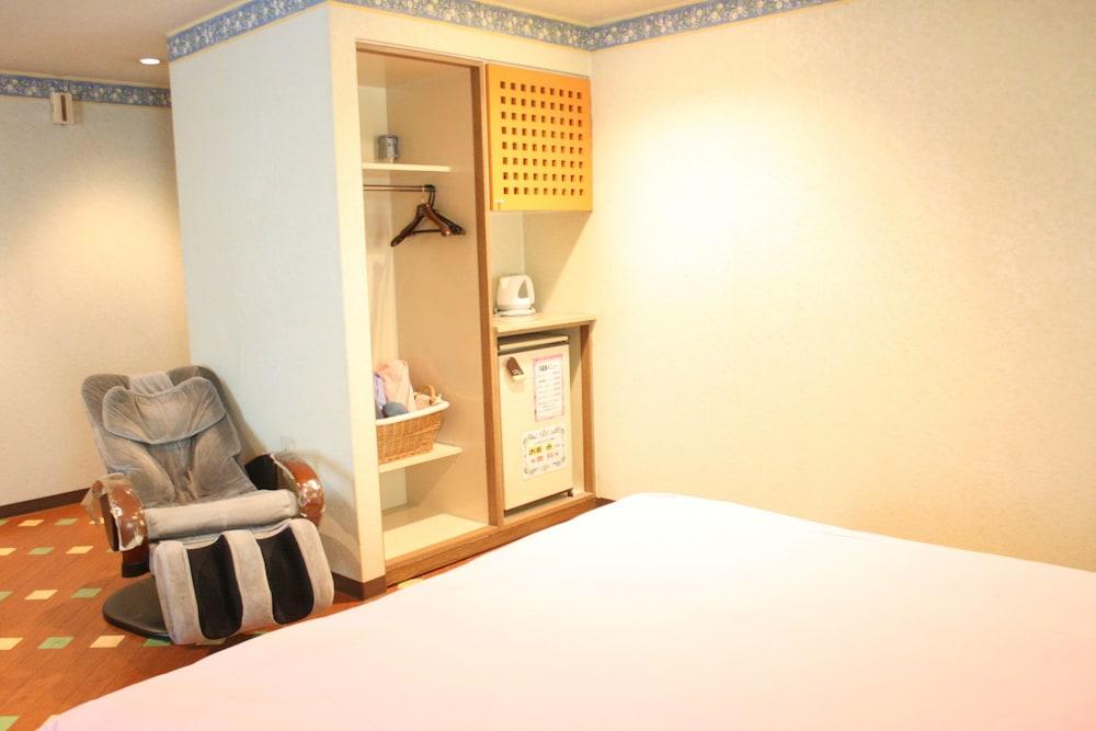 Hotel TROPICAL OSAKA - Adults Only