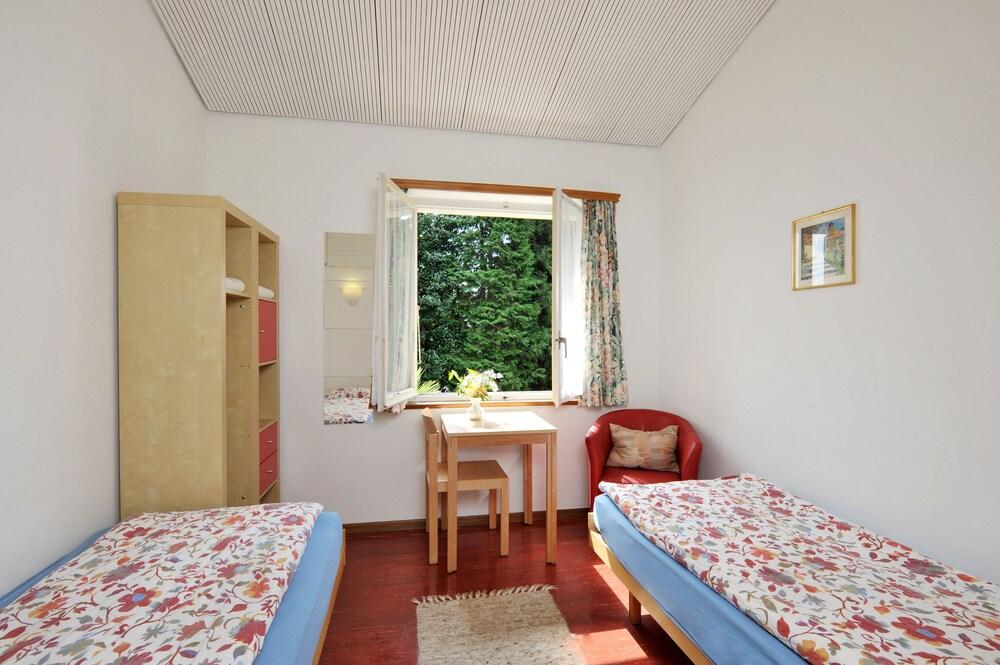 Youth Hostel Lugano Savosa