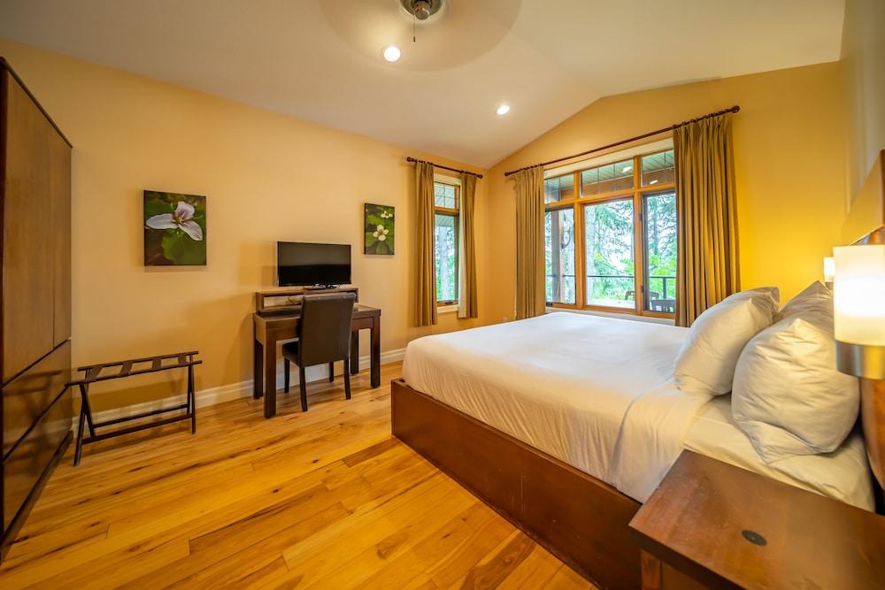 Halcyon Hot Springs Resort