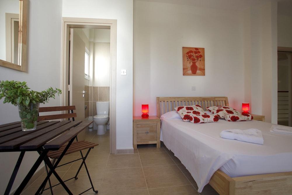 Protaras Delfini Villas