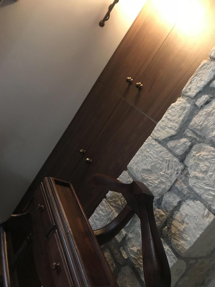 De Michanna Properties