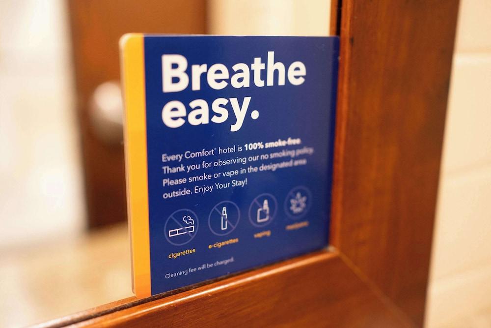 Comfort Suites University