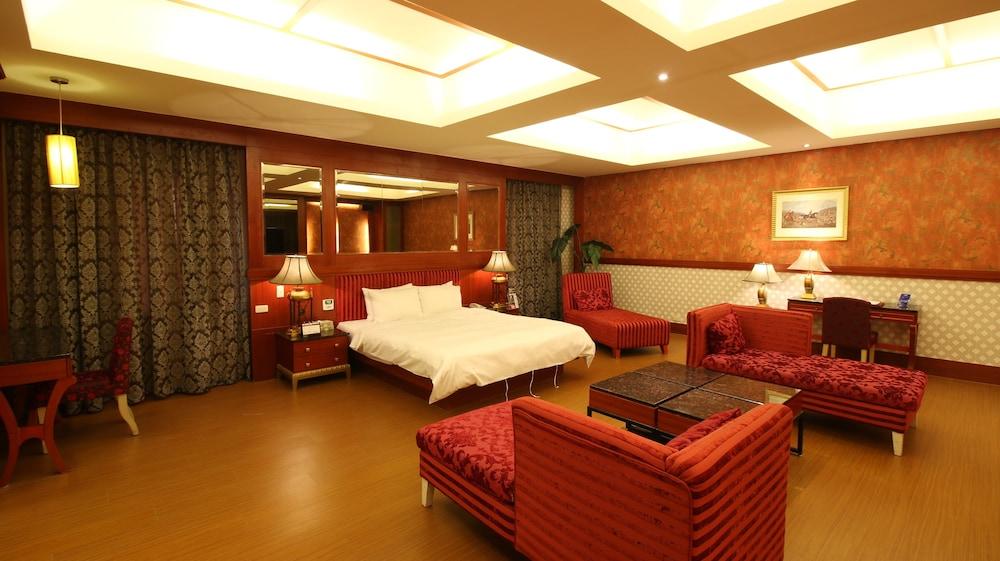 Seasons Boutique Motel