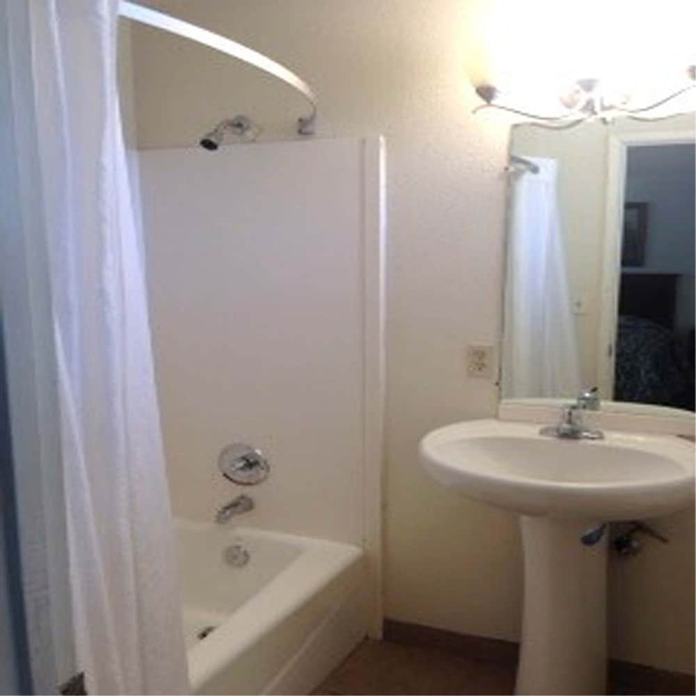 Cambridge Inn Motor Lodge