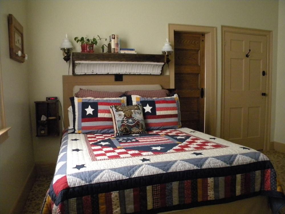 B&B at Oliver Phelps