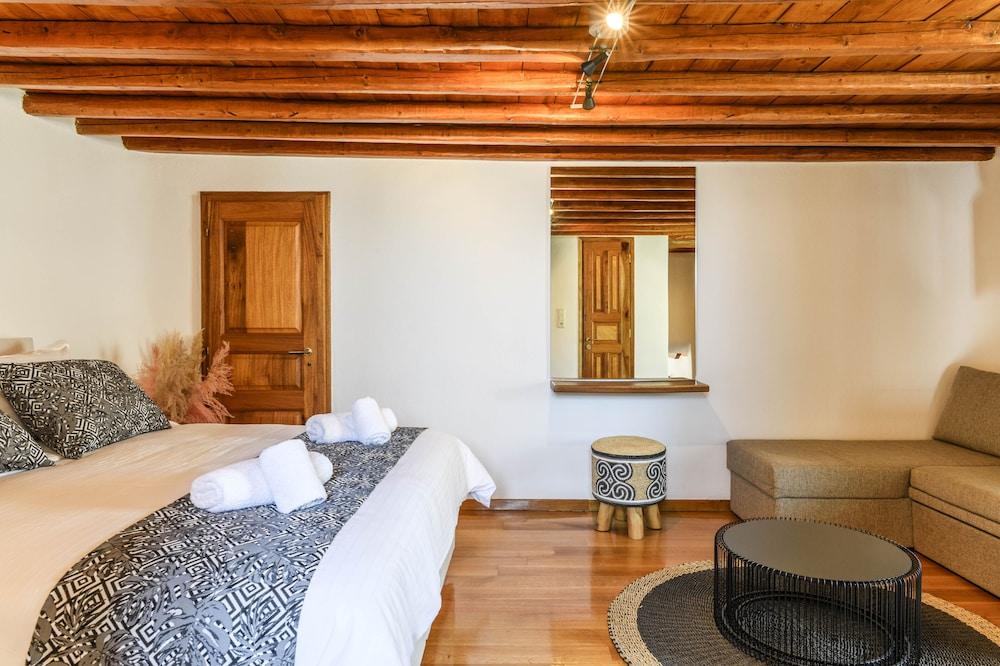 Dimele Rooms & Studios