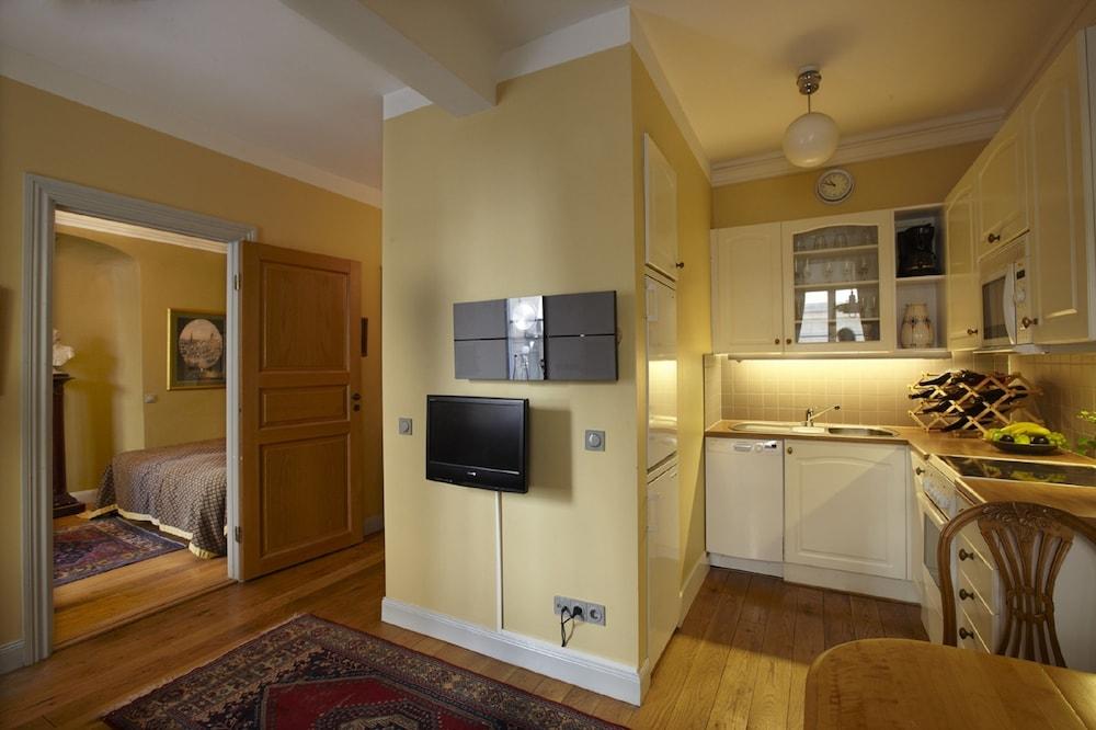 Collectors Victory Apartments