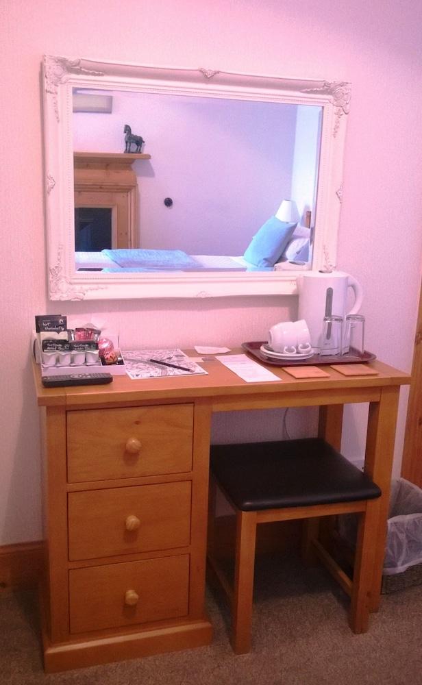 Rossmount Guest House