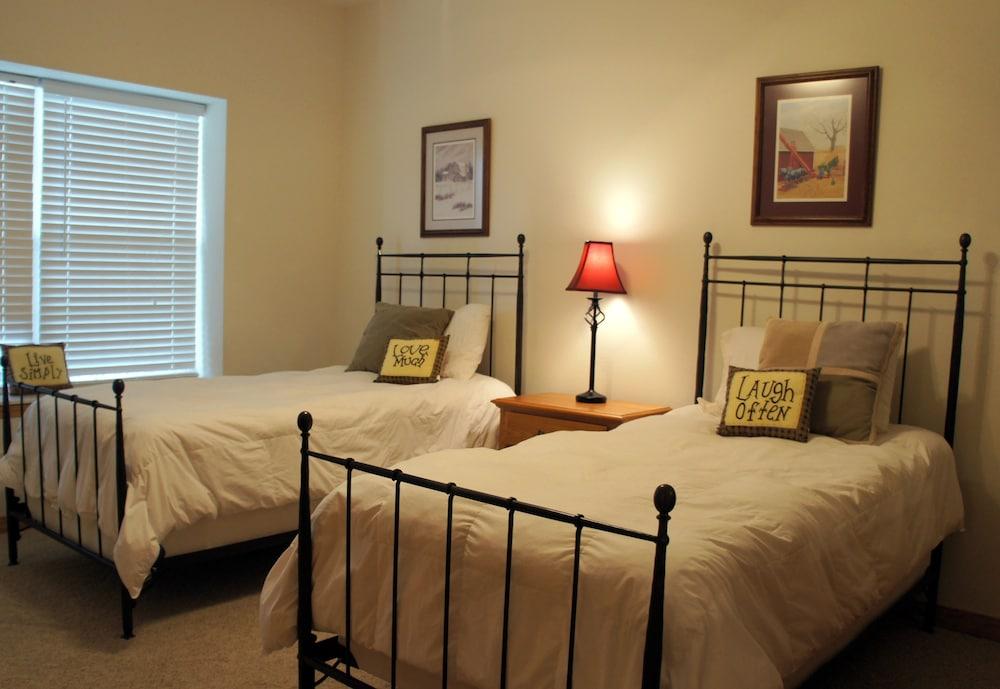 Celebration Cove Table Rock Lakefront Condos