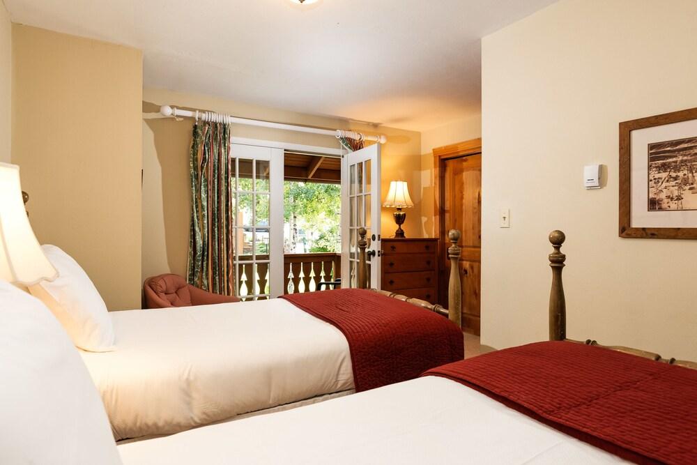 Alpenblick by Frias Properties