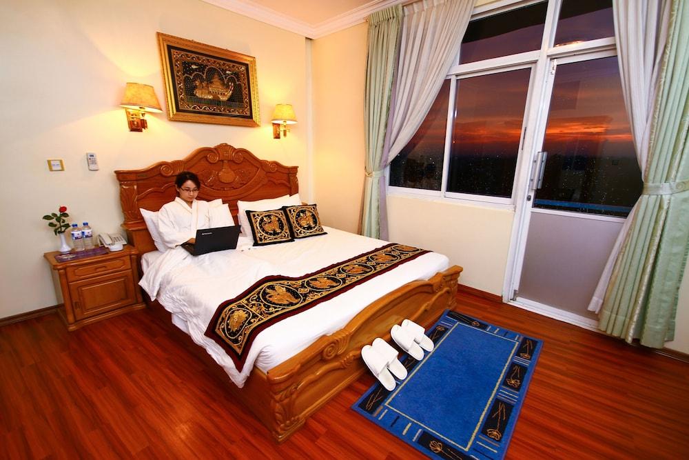 City Golf Resort Hotel