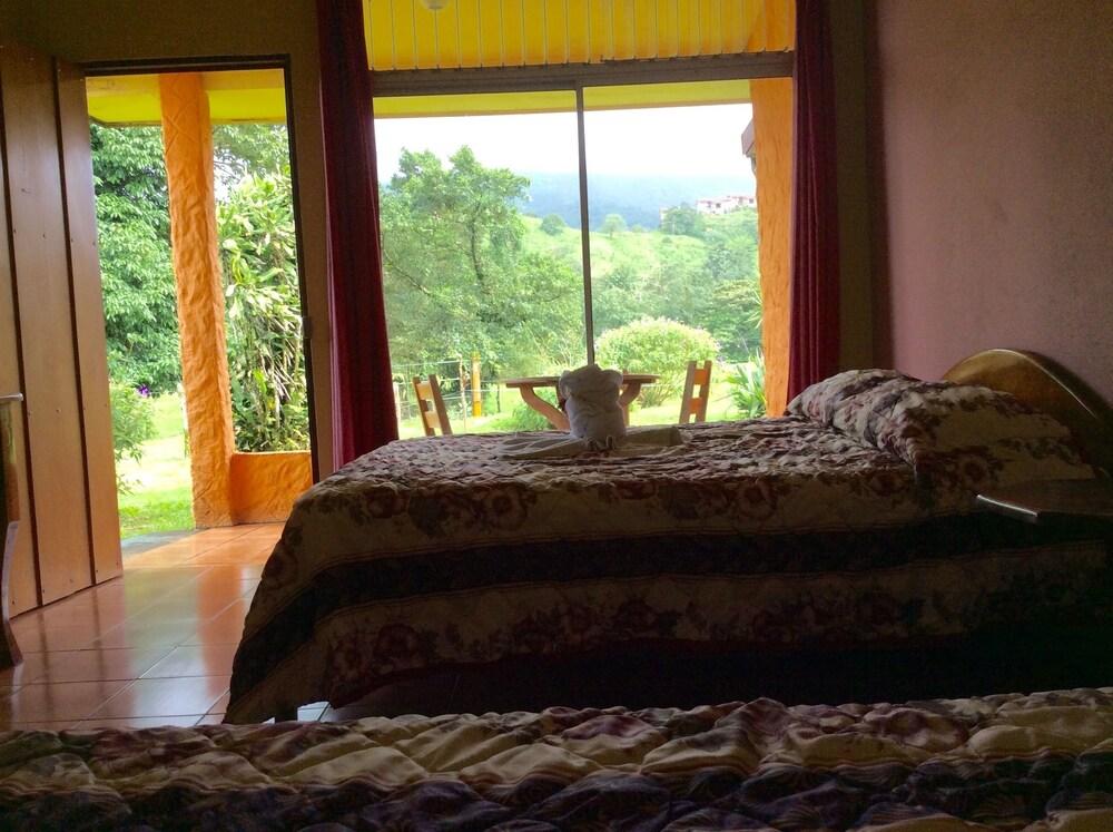 Cabinas Los Guayabos