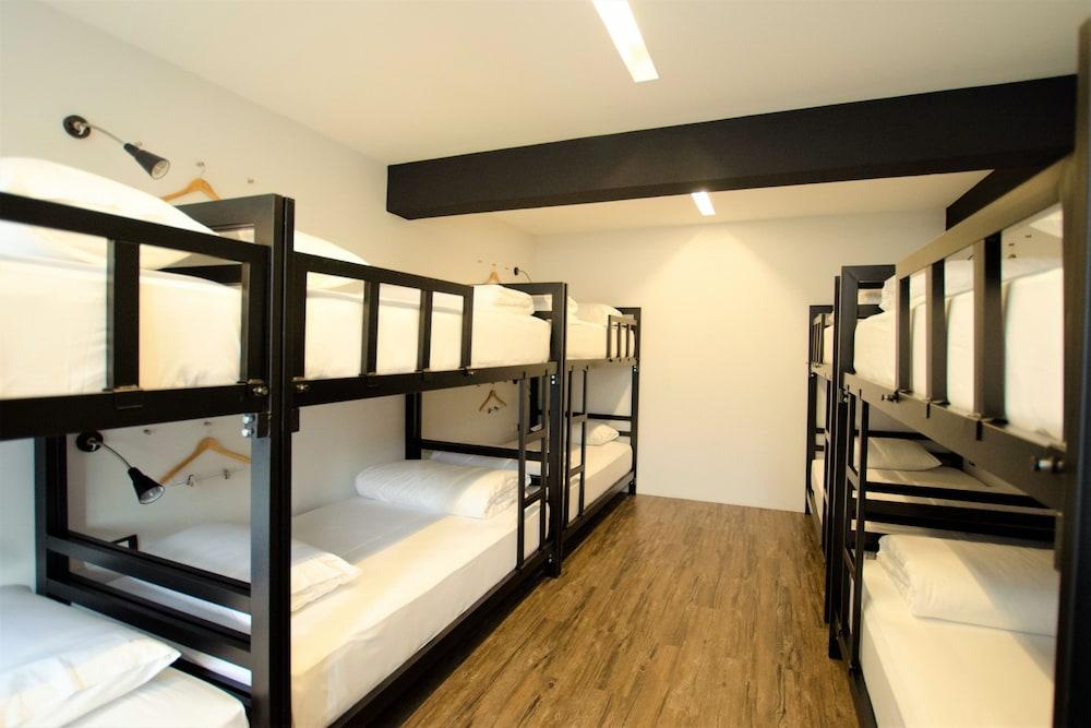 STrips the Poshtel - Hostel