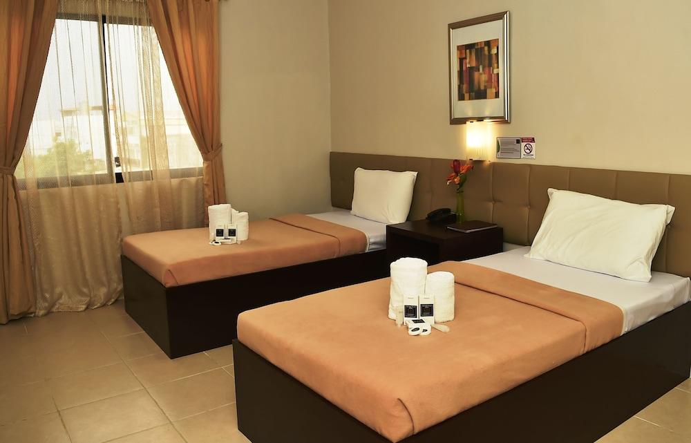 Columbus Plaza Hotel