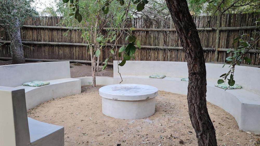 Thornhill Safari Lodge