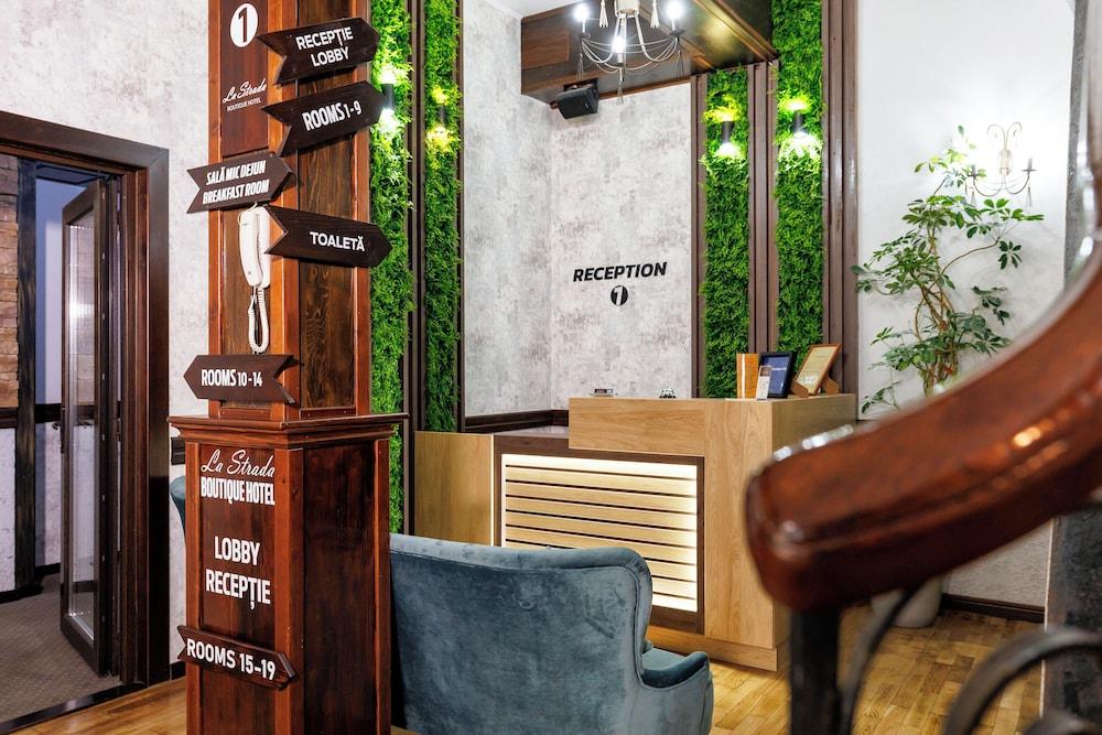 La Strada Boutique Villa