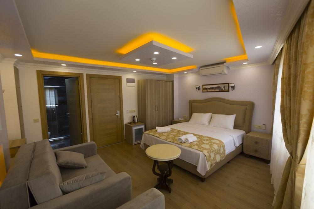 Harbour Suites Old City