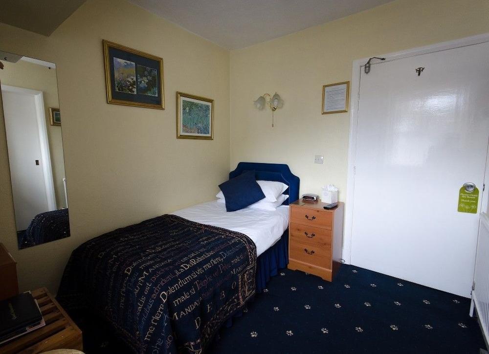 Lowbyer Manor Country House