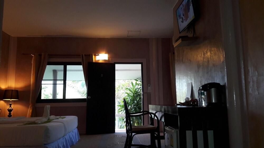 Aonang Cliff Mountain New Resort